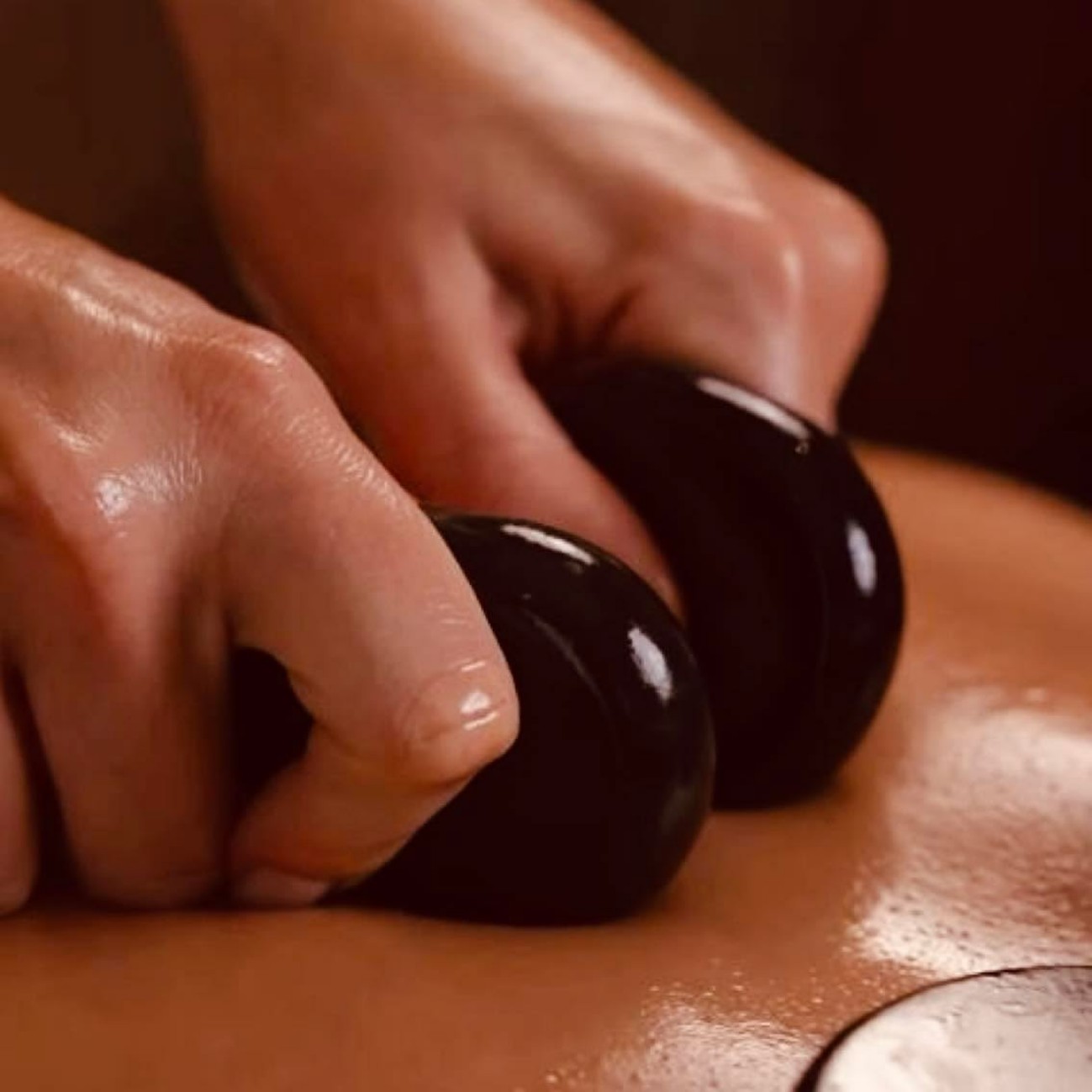 HOT STONE MASSAGE